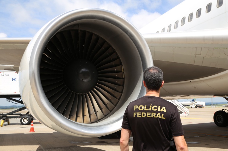 Pf Prisoes Aeroporto